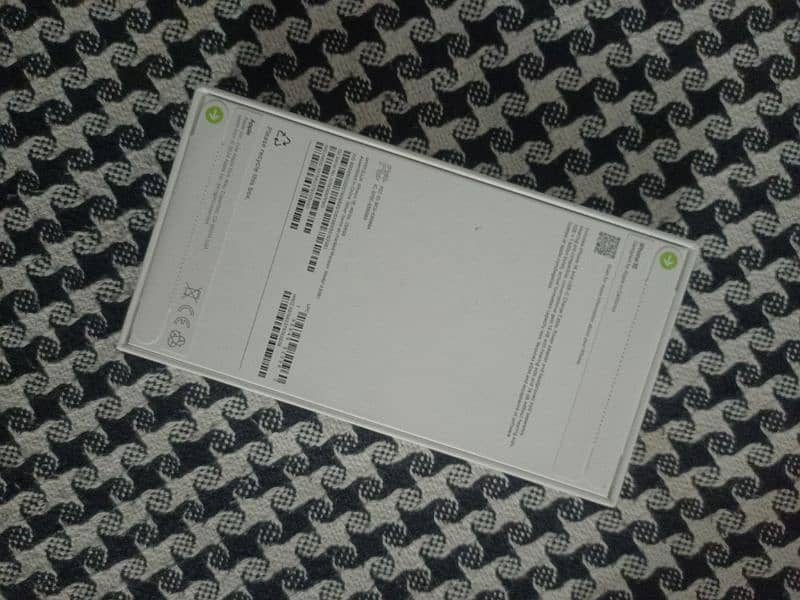 Iphone 16 white colour 0