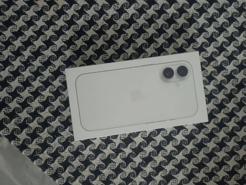 Iphone 16 white colour 1