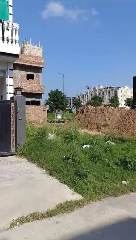 Prime Location 5 Marla Plot in Faisal Margalla City Near Market, School & Masjid! 6