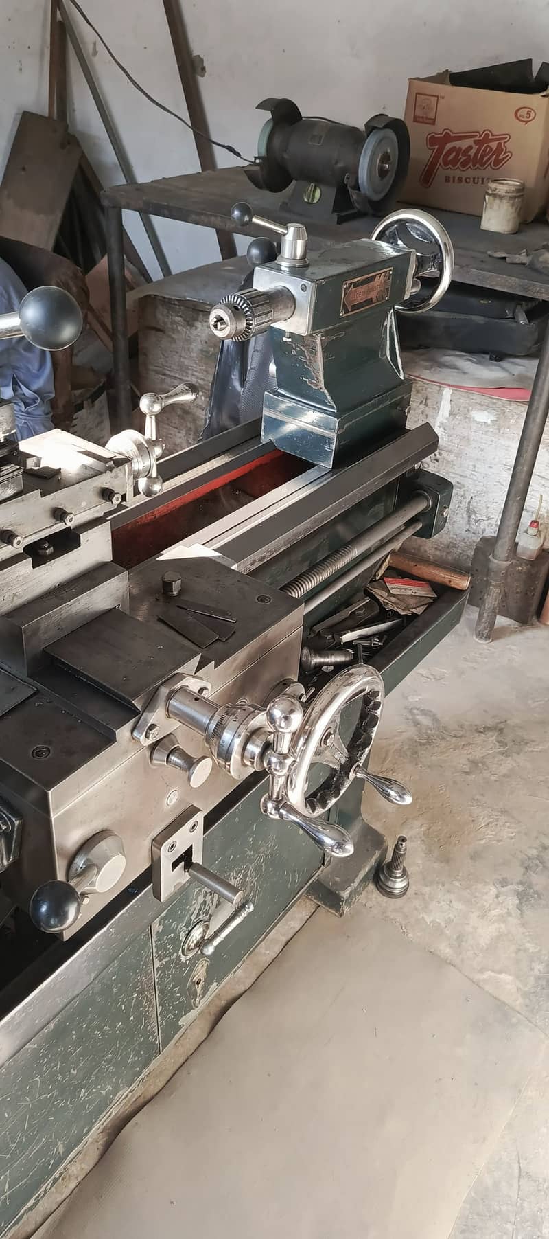 Lathe Machine and accessories for sale 11