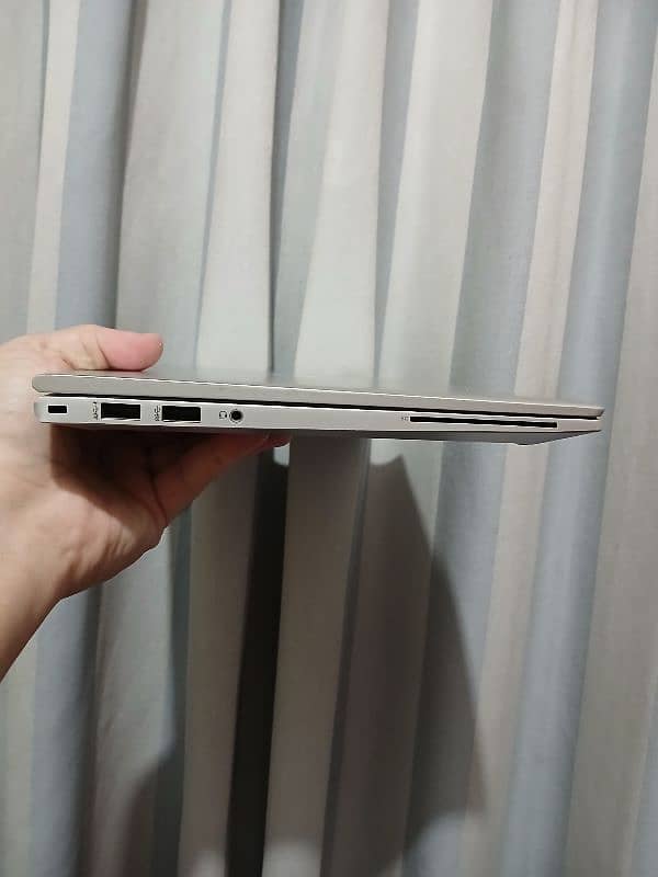 Hp elitebook i5 11gen 360 touch 8