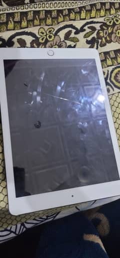 iPad Air m2 without box and charger screen par crack han