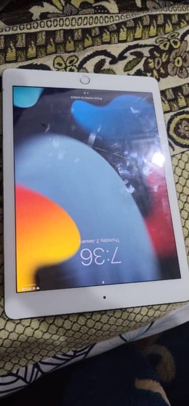 iPad Air m2 without box and charger screen par crack han 2