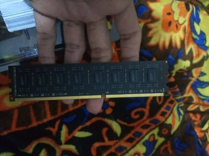 8Gb Ram DDR3 1600mhz RZx brand 3