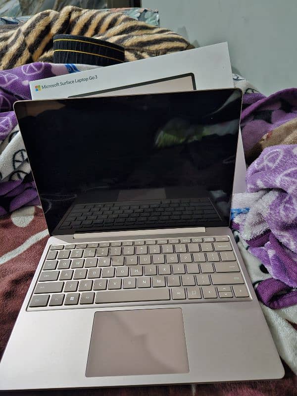 Microsoft surface laptop go 3 3