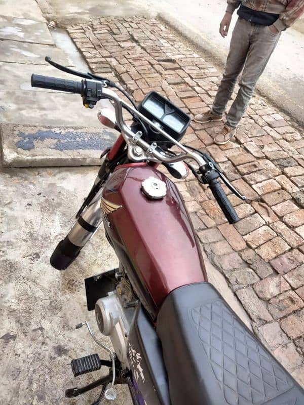 honda 125 lush condition for sale just lena wala rbta kran 6