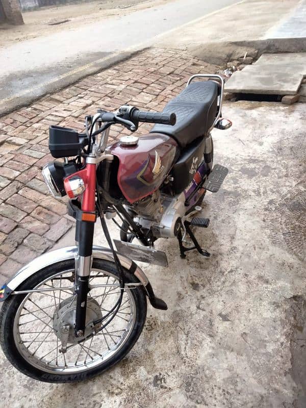 honda 125 lush condition for sale just lena wala rbta kran 7