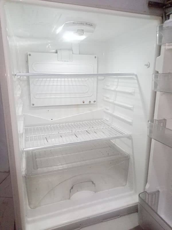 Dawlance Fridge in good condition 2