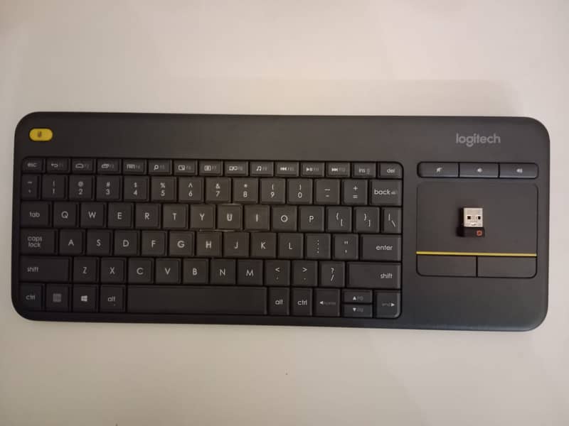 Logitech K400 Plus Wireless Touch Keyboard 0