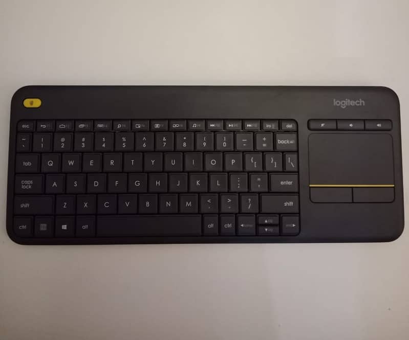 Logitech K400 Plus Wireless Touch Keyboard 1