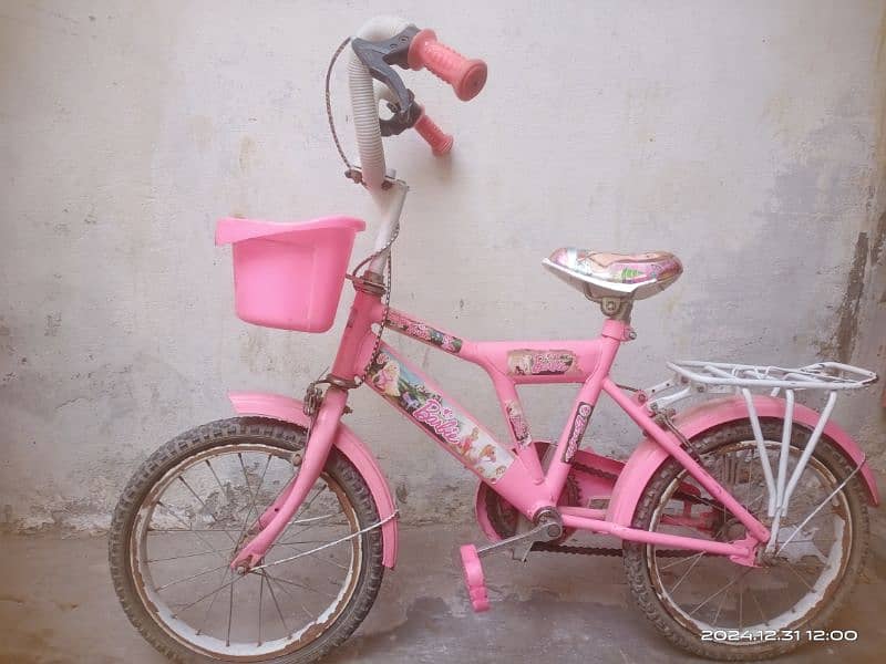 Girls bicycle in pink color 4