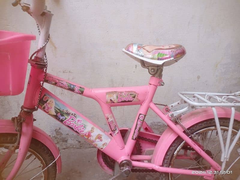 Girls bicycle in pink color 5