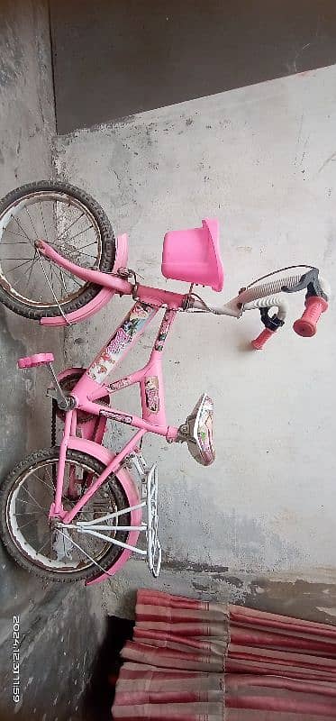 Girls bicycle in pink color 7