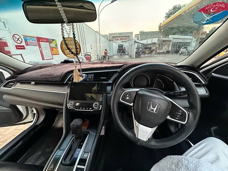 Honda Civic Oriel 2018 9