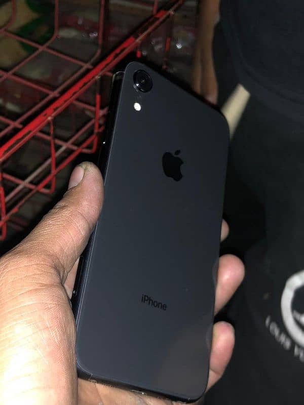 IPHONE XR 4