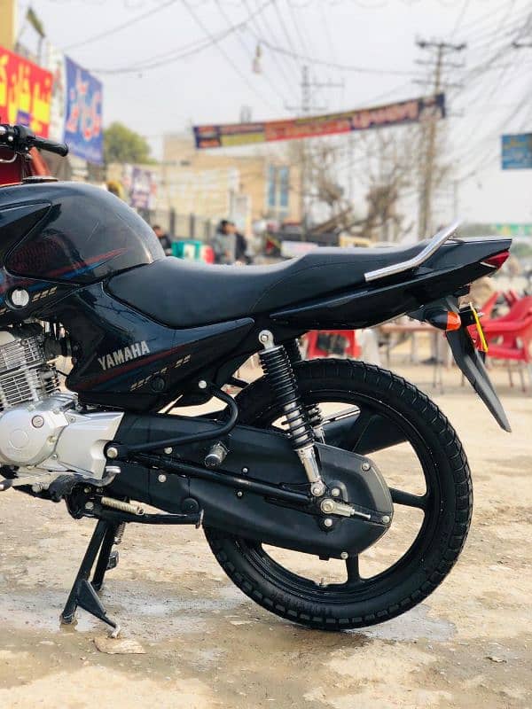 Yamaha YBR 125G 4