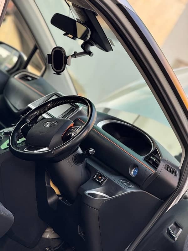 TOYOTA SiENTA 2018 G LED 3.5 GRAGE 1