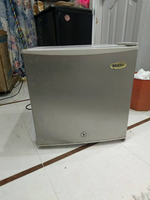 orient mini Refrigerator 0