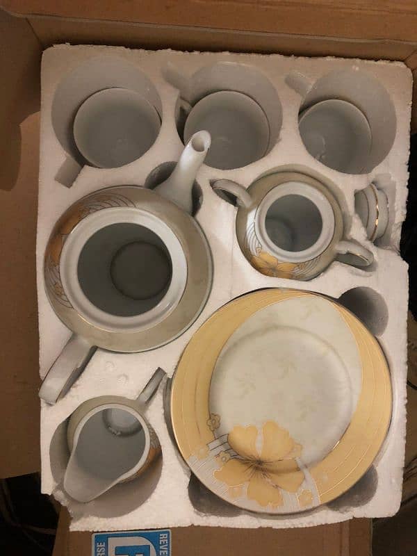 22 piece new tea set 0