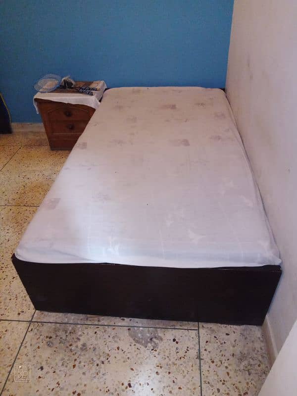 Single Wooden Bed 0