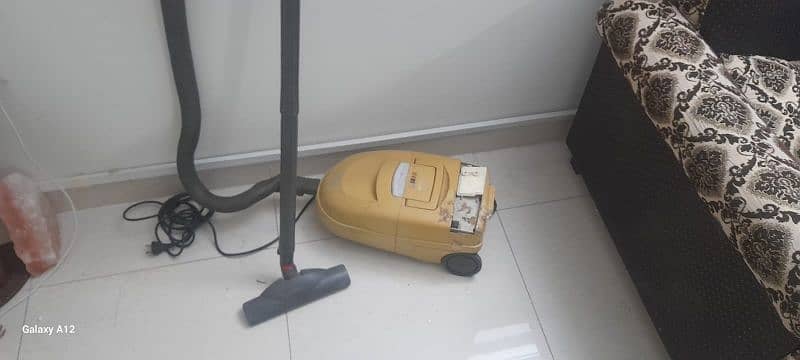 Hitachi vacuum cleaner 1