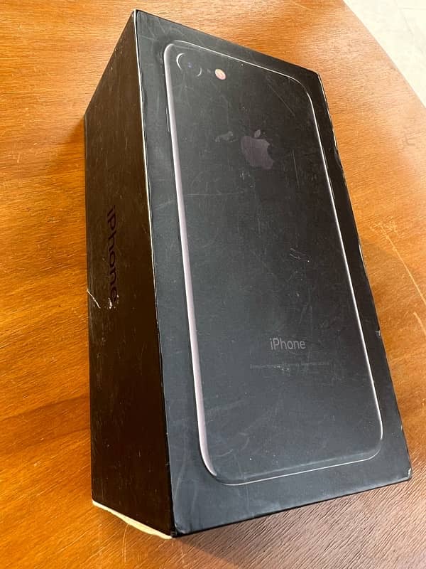 Apple iPhone 7 jet Black 5