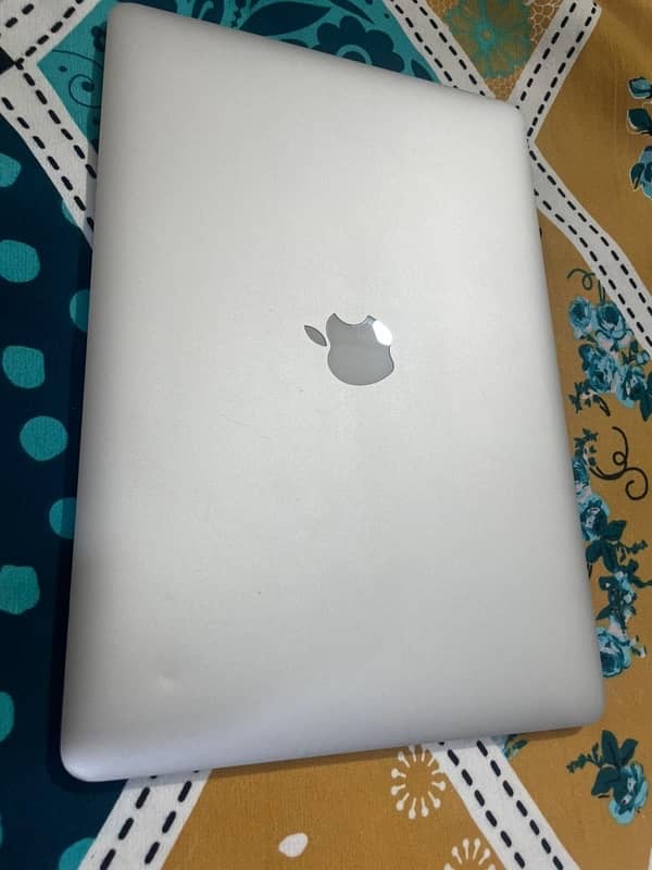 MacBook pro Mid 2015 [ 15.4 inches ] with 16Gb Ram 500Gb Ssd 5