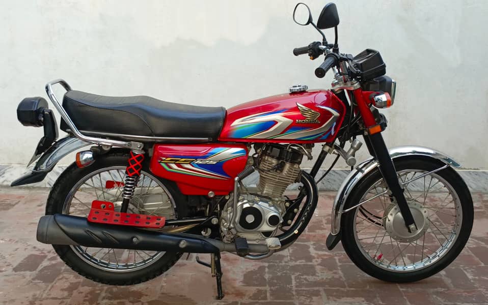 Honda 125 urgent for sale new type condition 3