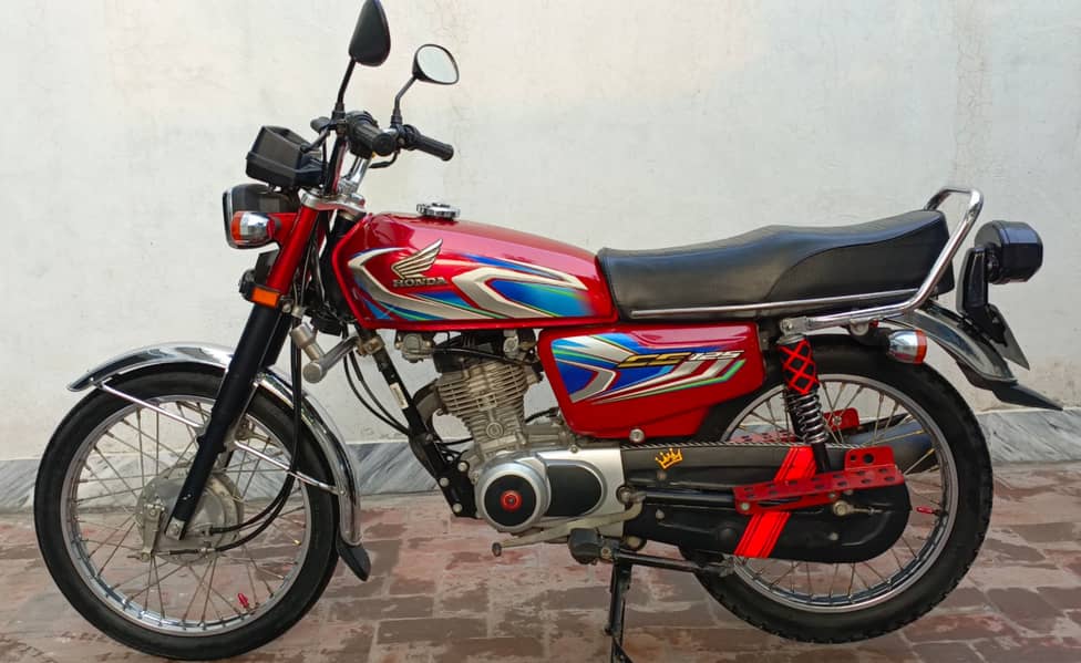 Honda 125 urgent for sale new type condition 4