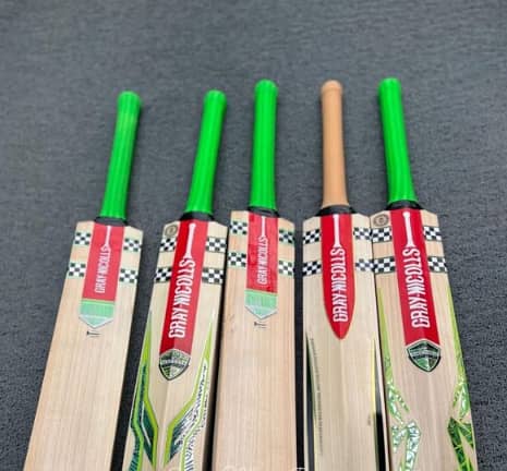 Hard Ball Best Quality Cricket Bat ( Deliverd Fully Pakistan) 4