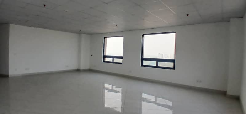 Brand New 813 Square Feet Corporate Offices Available On Rent At Affordable Price In Gulberg 5