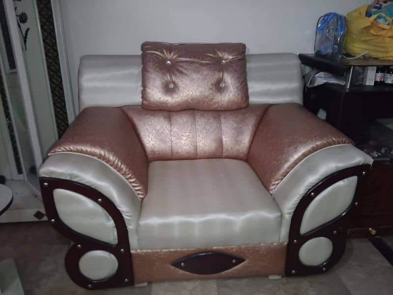 sofa set (sigal seat =2     double seat =1       3rd seater =1 0