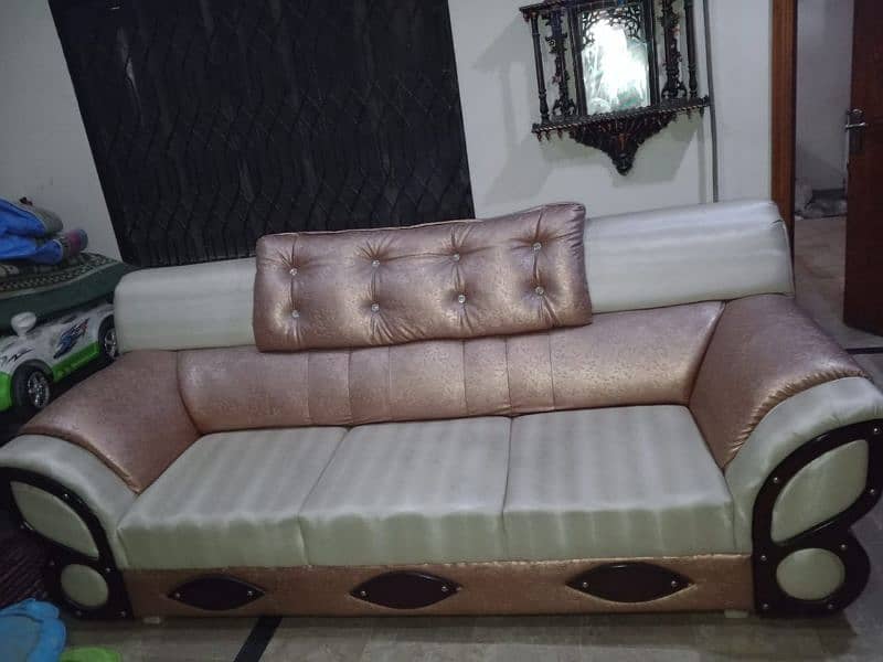 sofa set (sigal seat =2     double seat =1       3rd seater =1 5