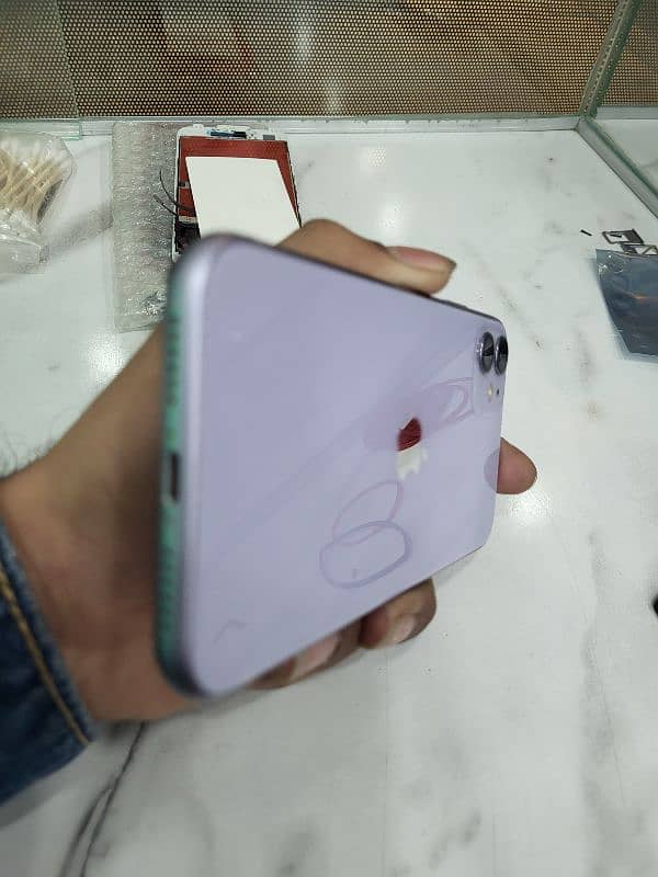 iphone 11 64 gb factory unlocked 4