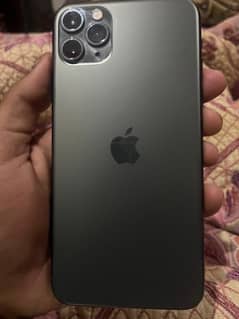 iphone 11 prom max full 10/10condition