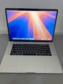 Macbook Pro 2018 | 198 Cycles | 512 GB | Original Charger | 10/10