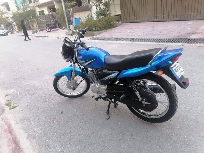 YAMAHA YB 125Z 1