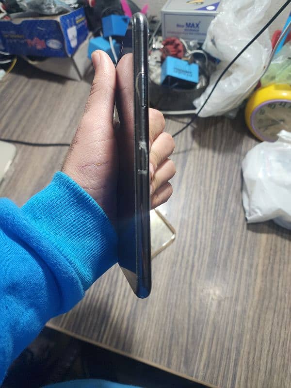 iphone 11 pro max for sale 6