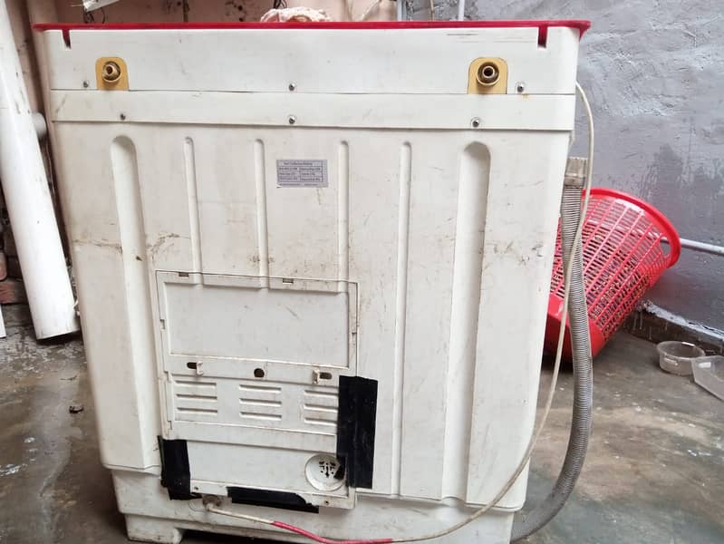 I-zone Used Washing Machine with spinner for sale. 1