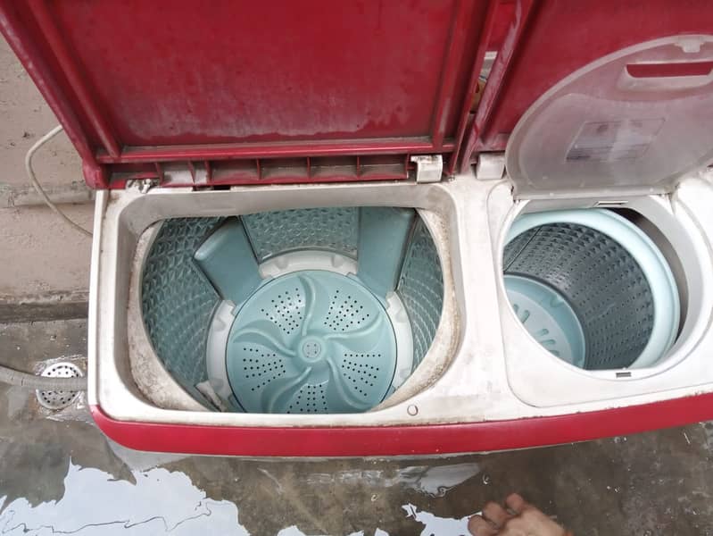 I-zone Used Washing Machine with spinner for sale. 3