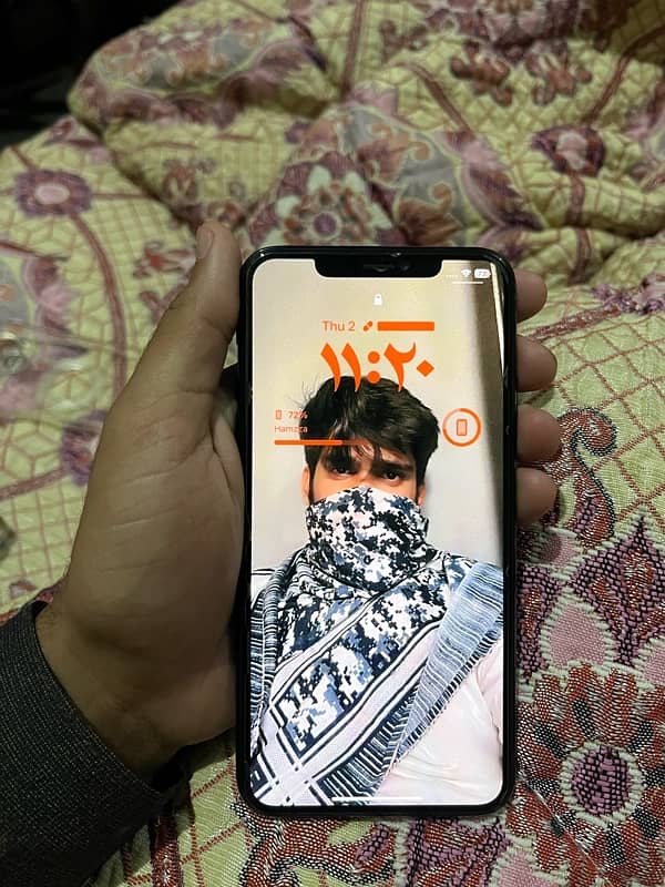 iphone 11 prom max full 10/10condition 7