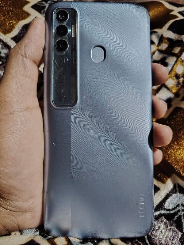 Tecno spark 7 pro 0