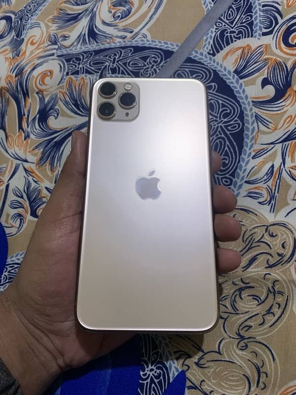 Iphone 11 Pro Max . . 64gb FU with box 0