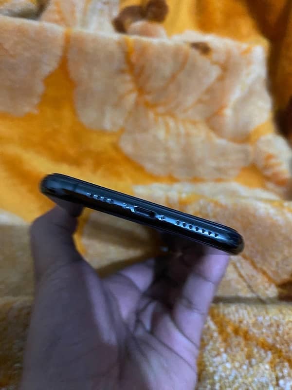 the iPhone xsmax 256 gb non pta 1