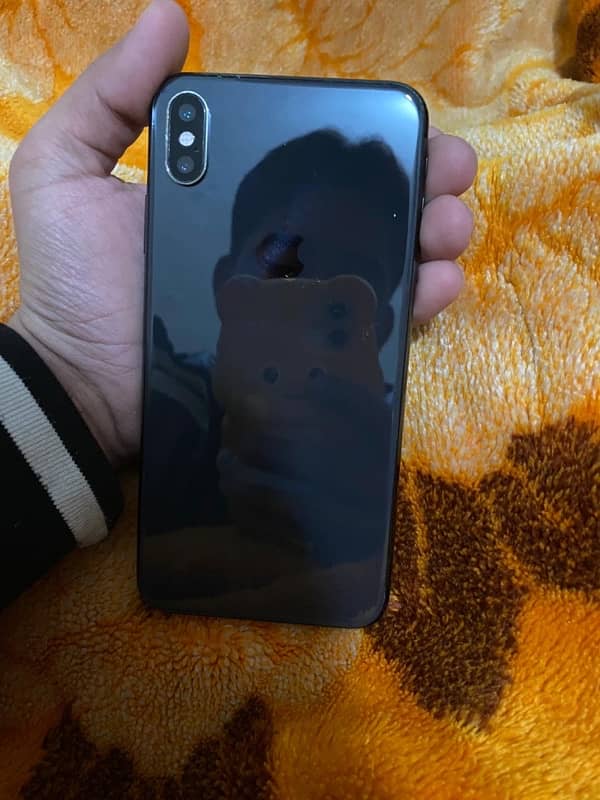 the iPhone xsmax 256 gb non pta 6