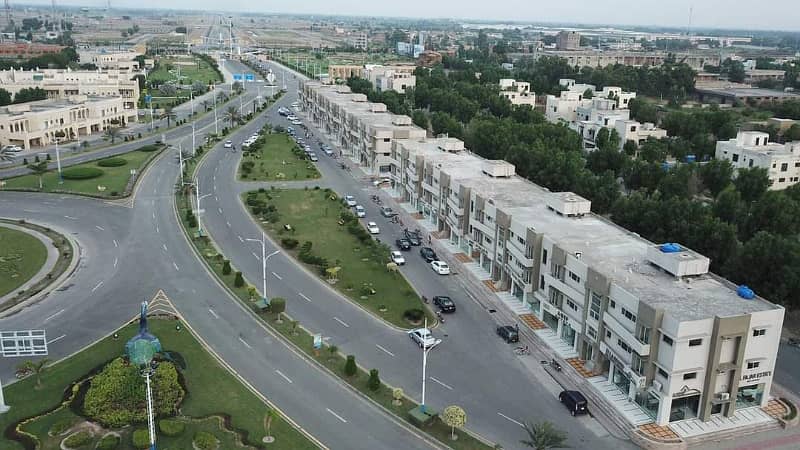 5 Marla Commercial Plot Available for Sale at 200 ft Wide Road at BAHRIA Orchard 0