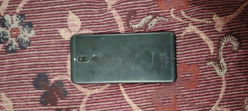 huwei phone baas screen nahi chalti change karwani hai baki all ok hai 0