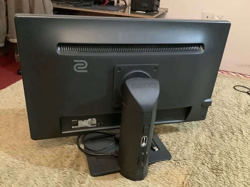 Zowie xl2411b 144hz in excellent condition with dual link dp adapter 2