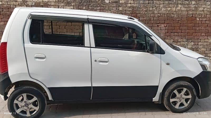 Suzuki Wagon R 2016 Model 4