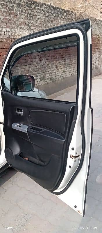 Suzuki Wagon R 2016 Model 14